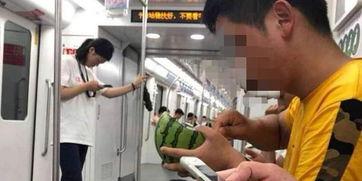 列车上的吃瓜,一场别开生面的美食之旅